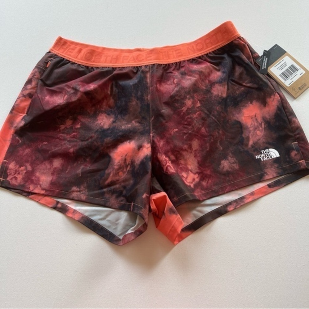 NWT The North Face Women’s Wonder Shorts Size Large Coral Print (A5)